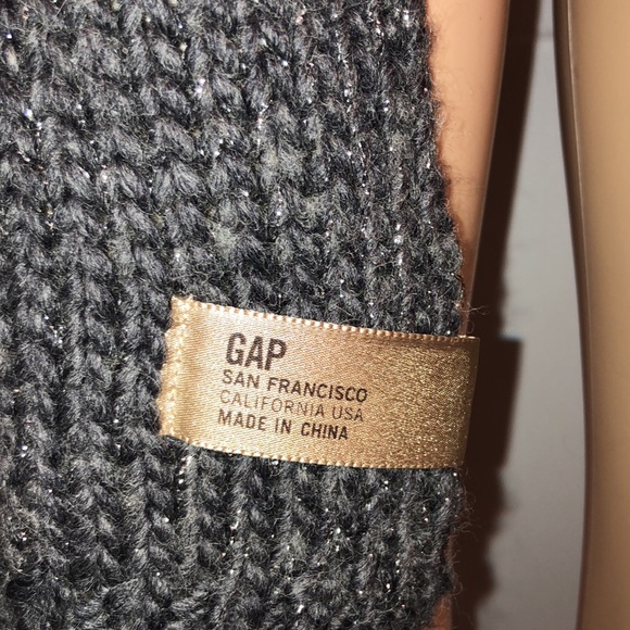 Gap gray and silver scarf - Picture 3 of 4
